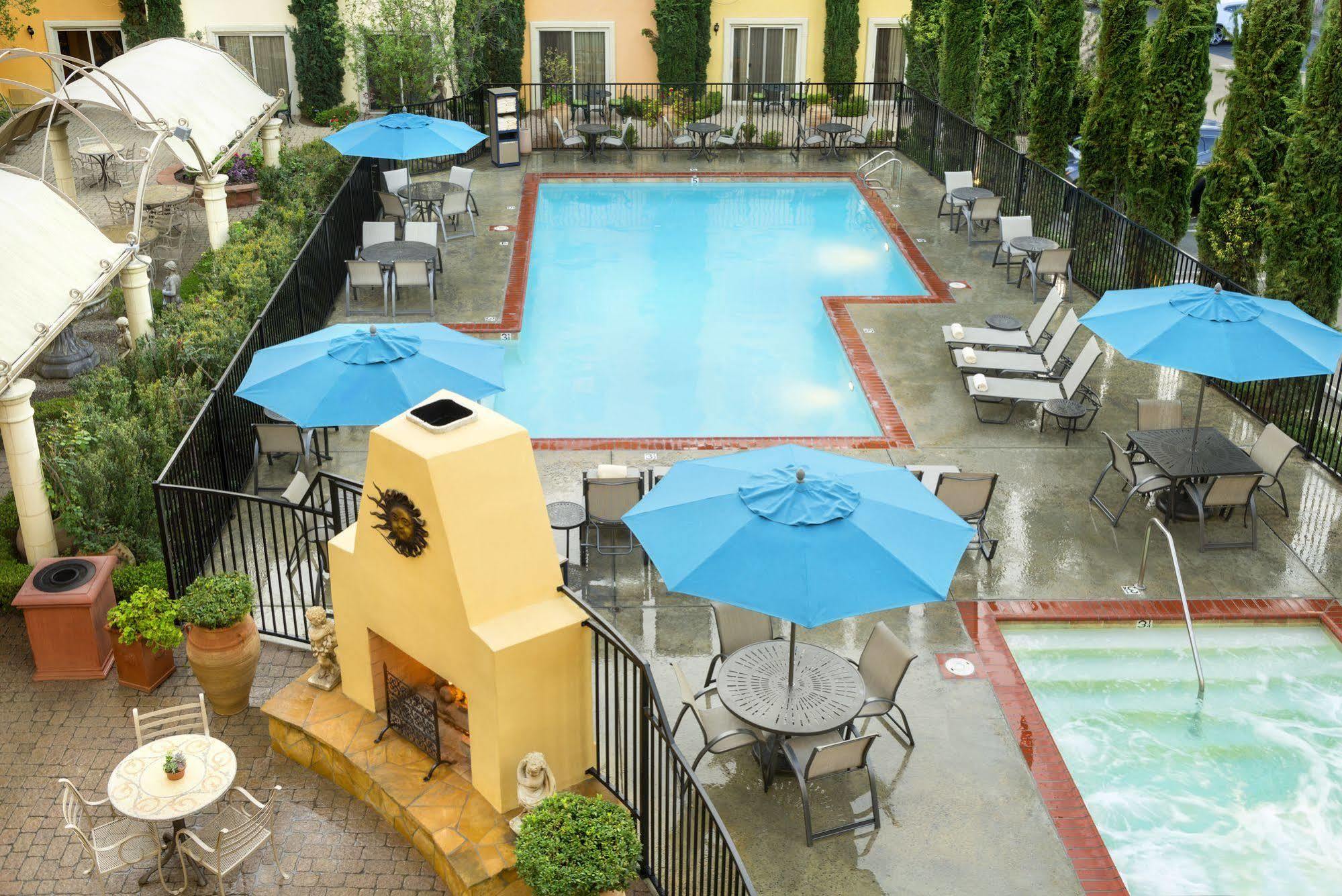 فندق آيريس لاجونا وودز Laguna Woods المظهر الخارجي الصورة