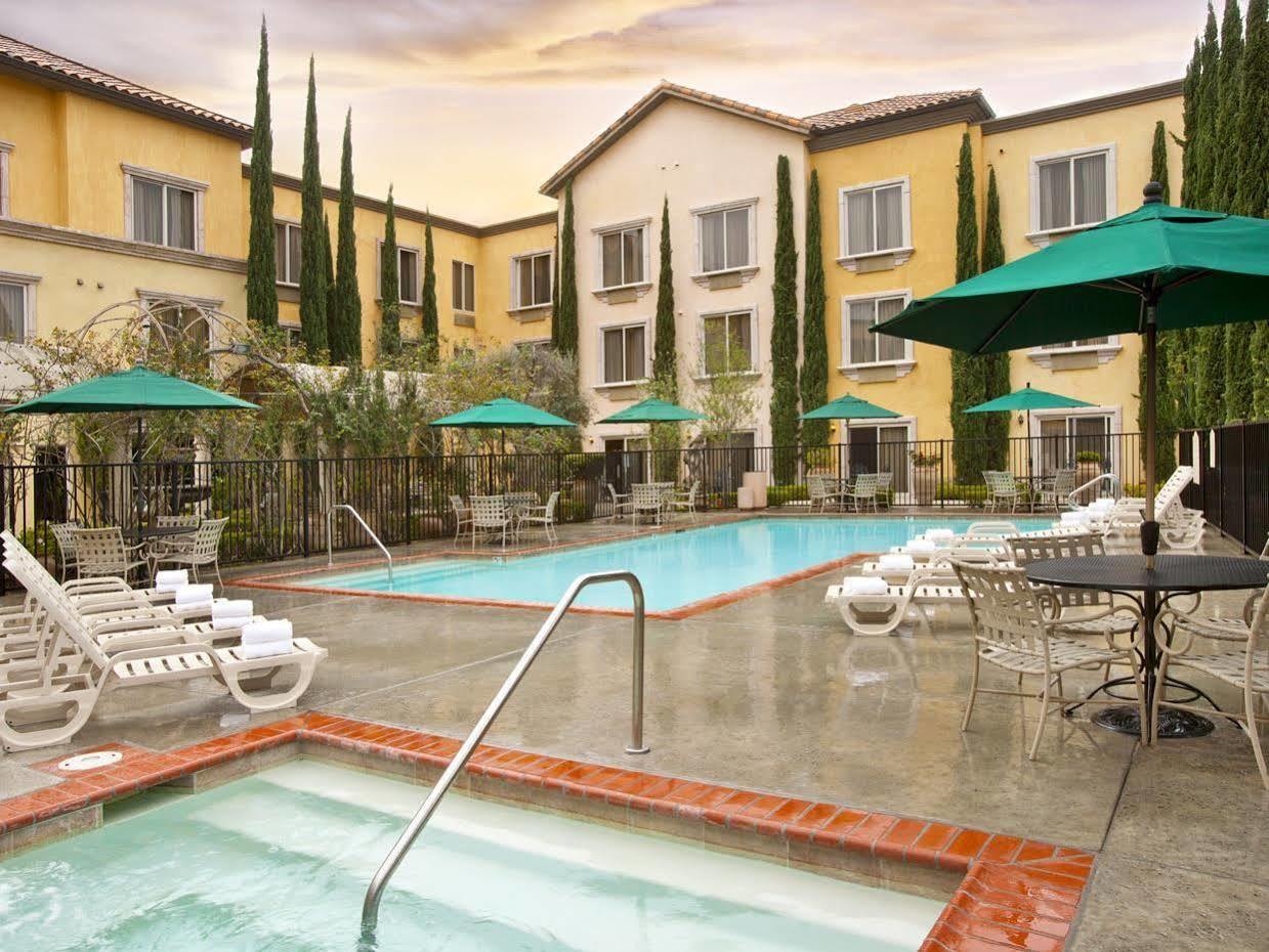 فندق آيريس لاجونا وودز Laguna Woods المظهر الخارجي الصورة